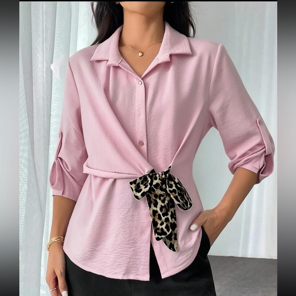 MADE IN ITALY Elegant Chic Top with Leopard Print Accent